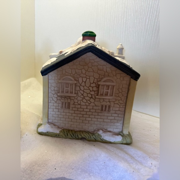 🎄Christmas Village - Police Station 🎄 - Picture 4 of 9